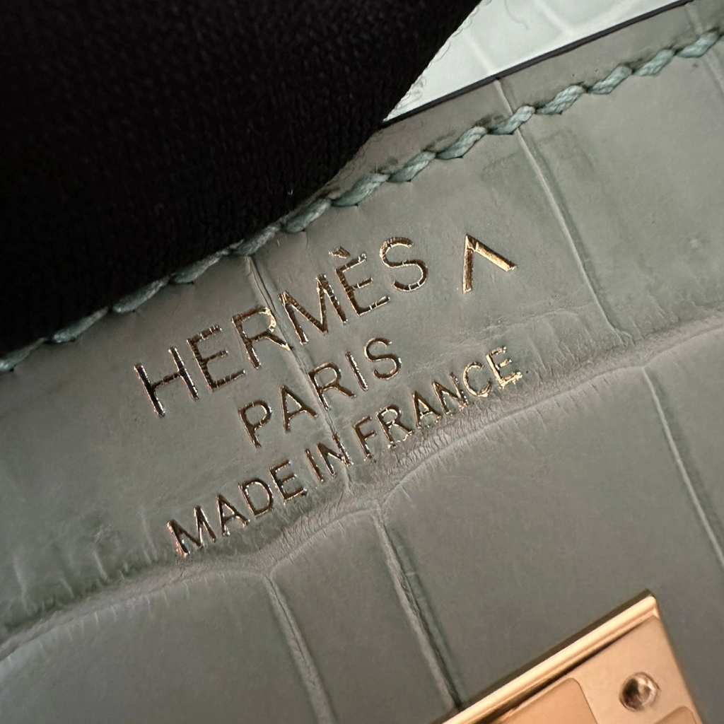 Hermès – Kelly 28 Vert d’Eau de piel de cocodrilo, edición limitada