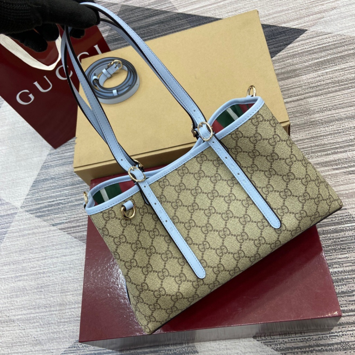 Gucci – Bolso shopper grande con emblema GG