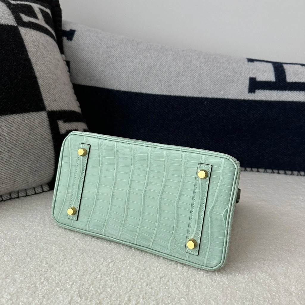 Hermès – Kelly 28 Vert d’Eau de piel de cocodrilo, edición limitada