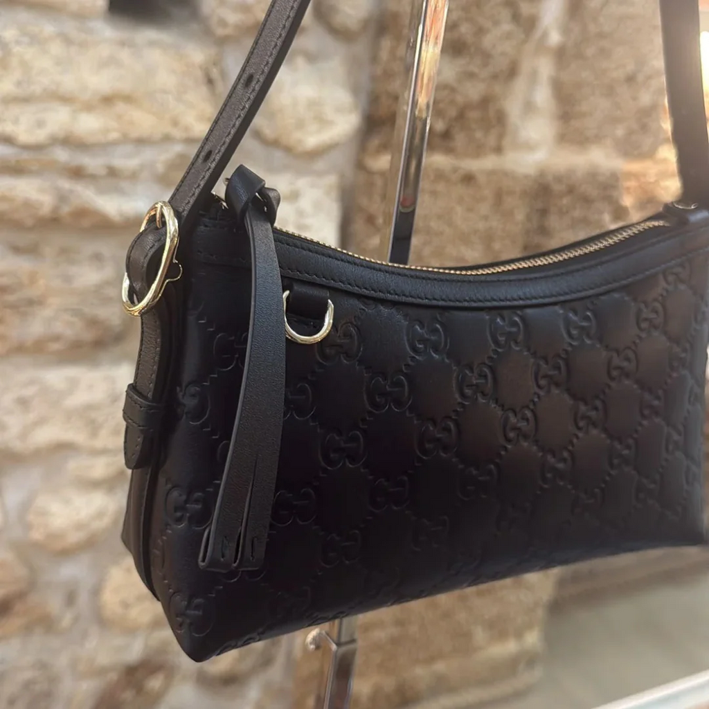 Gucci – Bolso bandolera mediano con el emblema GG